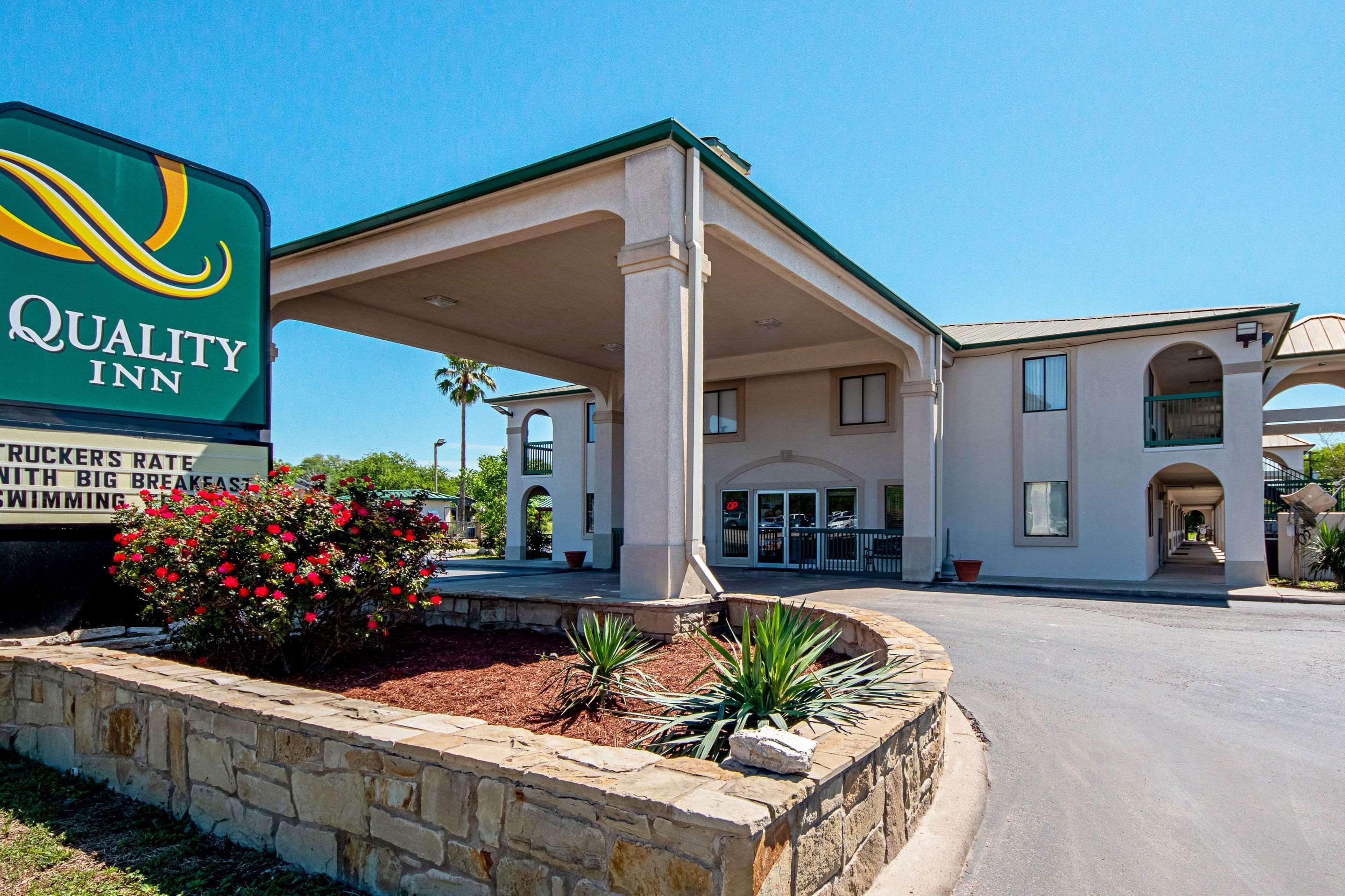 Quality Inn Three Rivers Екстер'єр фото
