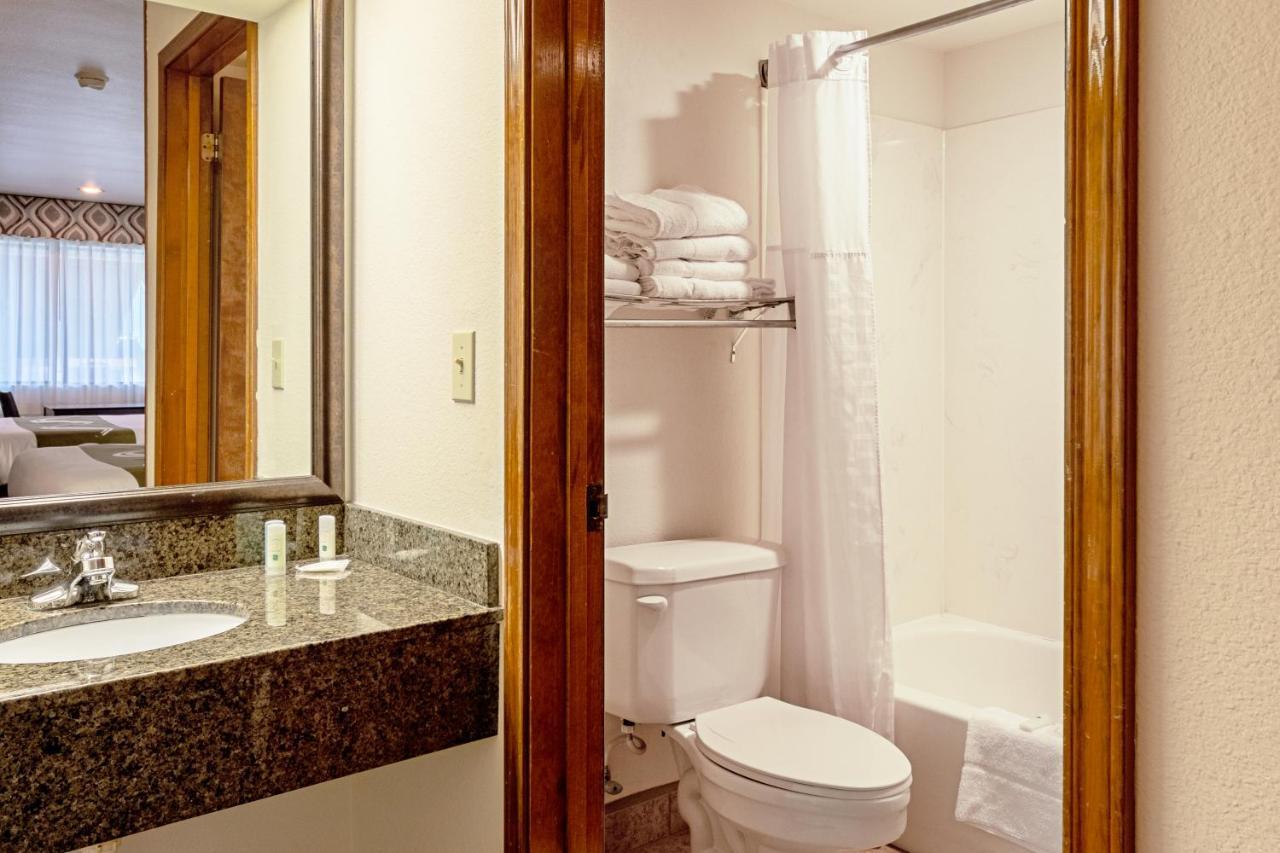 Quality Inn Three Rivers Екстер'єр фото
